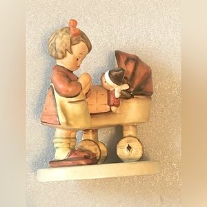 Hummel Goebel Doll Mother Puppenmutterchen
